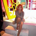 Mónica Sintra Instagram - O “Estrelas ao Sábado” está quase a começar e já estamos prontos para animar a vossa tarde de fim-de-semana. As maiores vozes da temporada vão continuar a desfilar no maior palco da música popular portuguesa. É já daqui a minutos na @rtppt. Juntam-se a nós e vamos passar uma tarde bem descontraída? 😘 💇‍♀️ @antoniocortezatelier 💄 @paulacarmo.makeup 👗 @muonti_dress_code 💎 @eugeniocamposjewels