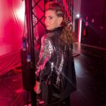 Mónica Sintra Instagram - Segundo programa da segunda temporada de ‘Estrelas ao Sábado’ agora na @rtppt. Juntam-se a nós no maior palco de música popular portuguesa do país? 📺 💇‍♀️ @antoniocortezatelier 💄 @paulacarmo.makeup 👗 @muonti_dress_code 💎 @eugeniocamposjewels