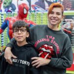 Mónica Sintra Instagram - Tal mãe… tal filho: Duarte e @monicasintraoficial estão rendidos à nossa ótica! “Os genes não falham, portanto, o Duarte também precisa de usar óculos e, aqui, é o local ideal. Aliás, quase que é o paraíso: ele vem aqui, joga, tem alguma dificuldade em escolher, porque há muita variedade e, portanto, vem aqui também para escolher os óculos”, começou por nos contar a cantora. Visite a nossa loja do Chiado ou do Cacém, e faça a sua consulta gratuita!