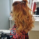 Mónica Sintra Instagram - Pronta para mais um "Estrelas ao Sábado" na @rtppt. E vocês? Juntam-se ao maior palco de música popular portuguesa? 🎶 💇‍♀️ @antoniocortezatelier 💄 @paulacarmo.makeup 👗 @muonti_dress_code 💎 @eugeniocamposjewels