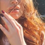 Madelaine Petsch Instagram - always a good hair day with @marianilastockholm 🧚🏻‍♀️☀️ #ichoosefriendly
