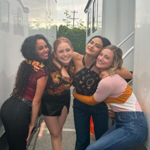 Madelaine Petsch Instagram - & that’s a wrap on riverdale season 6 🧚🏻‍♀️🧙‍♀️💞🥹✨