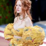 Madelaine Petsch Instagram - met gala ‘22💛 thank you @moschino @jeremyscott for the dress of my dreams