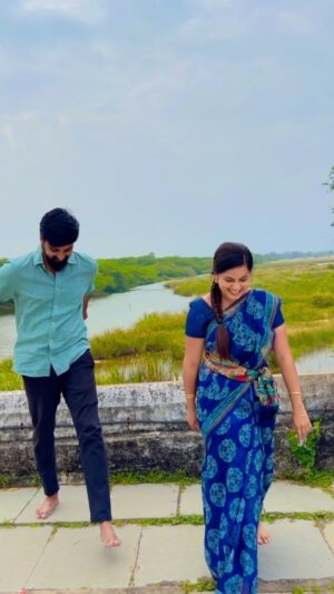 Madhumitha H Instagram - Hopping on the trend !!

#trendingreels #trending #dance #ethirneechal #serial #suntv #reelsinstagram #reelstrending