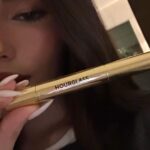 Madison Beer Instagram - (⺣◡⺣) @hourglasscosmetics my lip combo - glossy balm in trace and lip liner in uncover #hourglasspartner