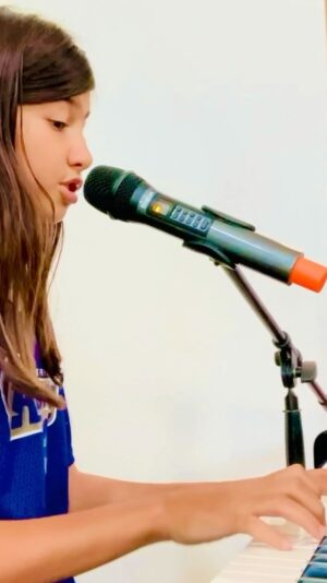 Madison Taylor Baez Instagram - .
Finally had time to get back to work on my version of “When I Was Your Man” by @brunomars @silksonic @itsjimmyking 

•#singersongwriter 
#youngselenanetflix  #madisontaylorbáez  #selena #youngsinger #singing #singer #singers #selenaquintanilla #selena #selenanetflix #schullerkids  #musician #musicislife #madisonbaezmusic #followme #schullertalent  #brunomars #musicvideo #talent #agt #agtauditions #wheniwasyourmancover