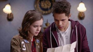 Maemae Renfrow Instagram - Season finale of #HunterStreet tonight on #Nick !! How will it end?? I'm so excited to hear what you all think! #nickelodeon #HunterSt #maemae381 #maemae
