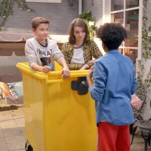 Maemae Renfrow Instagram - Sometime you have to get a little dirty to solve the #mystery💩 make sure you guys watch tonight‘s new episode of Hunter Street #nickelodeon #hunterstreet #solvethemystery🔎 @hunterstreettv @nickelodeon