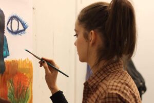 Maemae Renfrow Instagram - Feeling artsy fartsy. 👩🏻‍🎨👩🏻‍🎨 #art #artsyfartsy #maemae #becreative