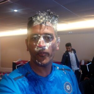 Mahendra Singh Dhoni Instagram - Just in case u guys thought the cake was for eating.thanks to everyone love it