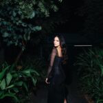 Malavika Mohanan Instagram – For a lovely evening with some lovely friends 🖤✨

And big shotout sprinkled with lots of hugs to @mourya for these gorgeous photos, @eshwarlog for always oh-so-wow glam & @nidhichang for making my hair behave and making it look like this(it’s not easy) 🖤