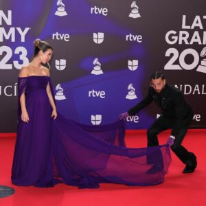 Maluma Instagram - Nadie puede negar que tengo el mejor premio de la noche 💘 
—
Gracias @latingrammys QUE NOCHE!