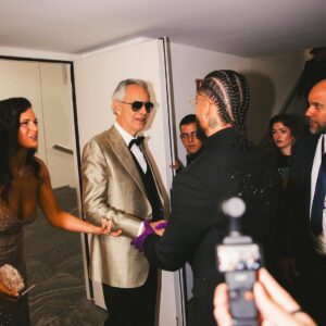 Maluma Instagram - Nadie puede negar que tengo el mejor premio de la noche 💘 
—
Gracias @latingrammys QUE NOCHE!