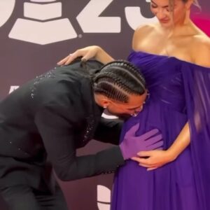 Maluma Instagram - Nadie puede negar que tengo el mejor premio de la noche 💘 
—
Gracias @latingrammys QUE NOCHE!