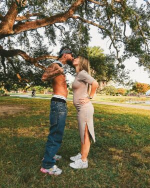 Maluma Instagram - Ser feliz y darse cuenta…💘 
18 semanas 👶🏼