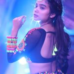 Manisha Rani Instagram - Are you guys ready for today’s episode?? See you all at 9.30 on @sonytvofficial Also on @sonylivindia app ❤️ . . . Costume - @harshalds @komalsoni_ @shilpa.suraj.chhabra #manisharani #jalakdikhlaja
