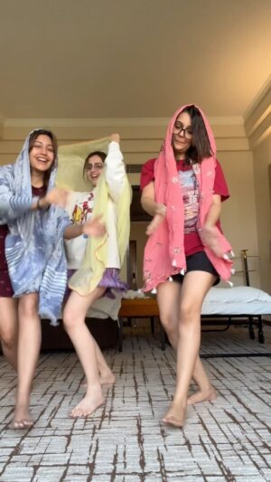 Mansi Srivastava Instagram - Pre Bachelorette Animals 🦧🦍🦬

#animal #reelitfeelit #reels #reelsinstagram #trendingreels #bride #bridesmaids #wedding