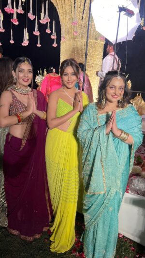 Mansi Srivastava Instagram - Apa fer milaangey 😇 

Loads of blessings and love to the lovely couple 😇🧿❤️

@shrenuparikhofficial @akshaymhatre11 😍😍