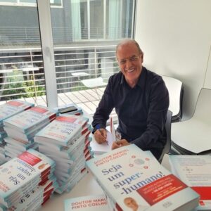 Manuel Pinto Coelho Instagram - Primeiros livros da Pré-venda a serem autografados. 

Garanta o seu, obrigado a todos 🙏
