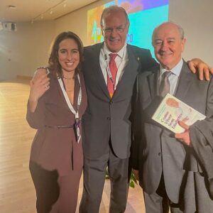 Manuel Pinto Coelho Instagram - Memórias que marcaram o Congresso Internacional de Medicina Integrativa, realizado na Super Bock Arena, no Porto, a 1 e 2 de dezembro. Na primeira foto, estou na muito grata companhia dos amigos Drª Anabela Peres de Sousa e Dr. Rui Rio. Na segunda, com as amigas e organizadoras de um Congresso para sempre recordar (Drª Anabela Peres de Sousa e Drª Ana Moreira).