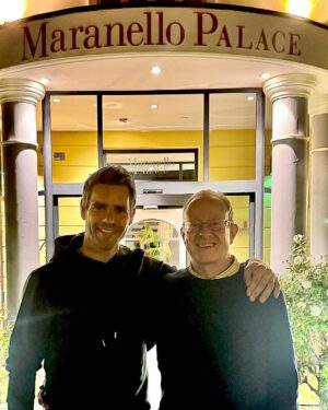 Marc Priestley Instagram - I’ve been filming in Maranello for a week & on my last night here, one of my former teammates @mclaren walks into the hotel! Unbelievable. 

@mark.slade1 is now @kevinmagnussen’s race engineer & they’re here to use the @scuderiaferrari sim ahead of @f1lasvegas #F1