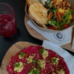 Marcella Landeiro Instagram - só pra avisar que eu comecei uma curadoria de opções vegetarianas em goiânia no @goianiavegetariana 😋 Goiânia, Brazil