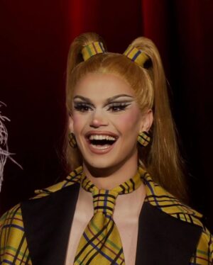 Marcia Marcia Marcia Instagram - UGH! AS IF!!!🐝
It’s reunion night baby!!
Catch it TONIGHT at 8/7c on MTV 👑

Hair/styling: Me
Jacket/Dress: @aldriandiaz
Tie: @martinlara