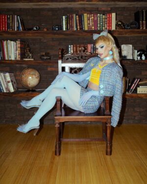 Marcia Marcia Marcia Instagram - @chanelofficial x @moschino by Marcia💛💙
My favorite color is yellow, and my boyfriend @kylesamuelnyc’s is blue, so I wanted this first runway to be like a love letter home to New York.
Photos were taken by the beautiful and talented @gabrielle.carrubba ⭐️
This first week was pretty incredible, I’m really feeling the love from everyone!!! KEEP THAT FAN ART COMING!!!
#dragrace #teammarciax3