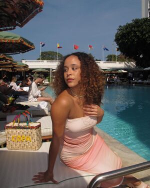 Mari Oliveira Instagram - manhã deliciosa na piscina mais icônica do rio de janeiro 💛 #100DoCopa