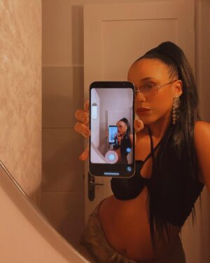 Mari Oliveira Instagram - oi, fala.