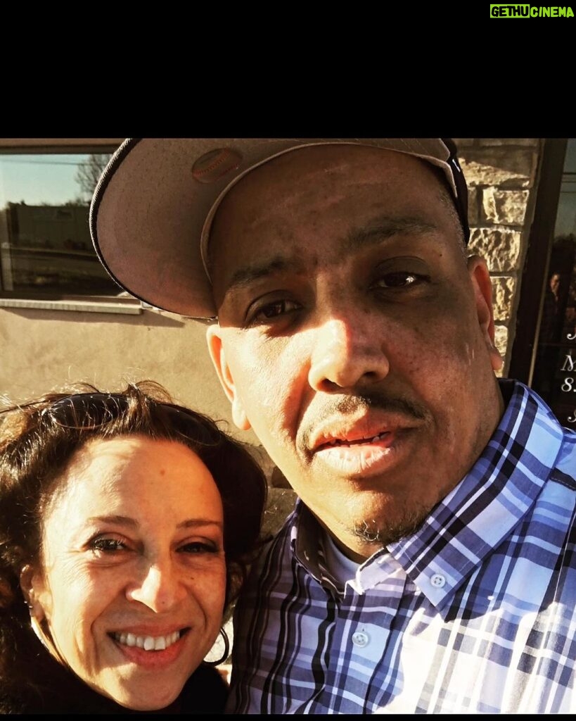 Maria Hinojosa Instagram - This photo is from SIX years ago and was taken after @suavegonzalez215 had just been released an hour before after serving 31.5 years in a maximum security prison. This was an unbelievable day. But it happened. And today I am w Suave again in Philly. Oh and then we won a Pulitzer!!!!