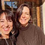 Maria Hinojosa Instagram – Cheeky picture with a lot of cheeks. The wonderful @andreafelliott came to @barnardcollege to visit my class. Always fun to have a fellow Pulitzer winner come visit.