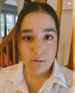 Mariana Mazza Instagram - Prête pour une annonce. Merci @etiberger  et @sabrinecadieux  pour le lift ❤️