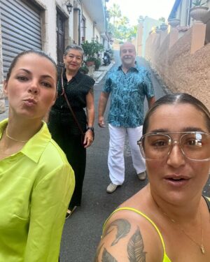 Mariana Mazza Instagram - Ne jamais me remettre de la chance que j’ai. ❤️ 🌶️🍕🍷🇮🇹@pocaandrew @soniamerhe