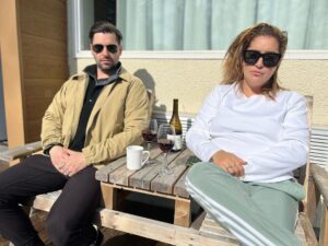 Mariana Mazza Instagram - Merci la Gaspesie. C’était doux comme tout. 10 jours. 7 spectacles. 1 plaisir.@kingmelrose @steve.croteau