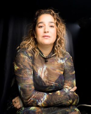 Mariana Mazza Instagram - Ce soir à la @lasemainedes4julie  merci à @bertexertier pour la photo.  Ccm : @sophiedupuis @nadia_blouin 
Vêtements : @vangiroux