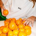 Marina Ruy Barbosa Instagram - NÓS! É amanhã! O presente é um chamado e nos faz refletir sobre nossa existência. Estou muito orgulhosa em anunciar o primeiro desfile da minha filha @shopginger. O lugar escolhido foi o Rio de Janeiro, minha terra. Essa coleção é sobre coletividade. É a valorização do nacional e do processo artesanal. “Nós” nos convida a voltar ao ponto de origem e redescobrir a preciosidade da natureza. Isso é BRASIL! 🧡 @shopginger - 09/08 a partir de 18h30. Assista on-line!