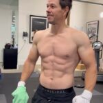 Mark Wahlberg Instagram - Get a Headstart on 2024! Start putting in the work now @municipal 📈💯 @performinspired 🔥💯📈 #dontwait #MunicipalPartner #PIPartner
