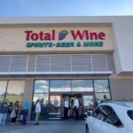 Mark Wahlberg Instagram - What a turn out today @totalwine 🥃🥳🔥💯📈 @flechaazultequila 🥃💯🔥📈 #FlechaAzulPartner