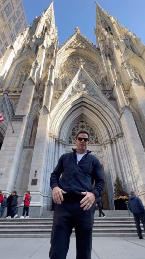 Mark Wahlberg Instagram - HAPPY SUNDAY🙏STAY PRAYED UP🙏 @hallowapp 🙏❤️🙏 #HallowPartner