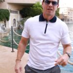 Mark Wahlberg Instagram - It’s almost @flechaazultequila time🥳😎🥃💯 @bellagio #FlechaAzulPartner