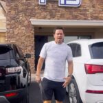 Mark Wahlberg Instagram - Don’t wait until the new year, start now!!! @f45_training 🔥🔥🙏📈💯 @municipal #F45Partner #MunicipalPartner