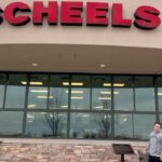 Mark Wahlberg Instagram - Great visit @scheelssports in west Des Moines 🔥😎🥳 @municipal 🔥📈👟 #MunicipalPartner