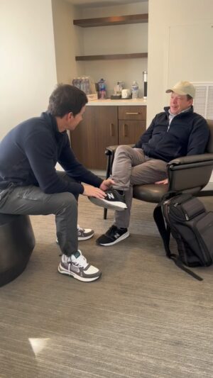 Mark Wahlberg Instagram - He’s had those shoes for 15 years. 😂 Time for an upgrade. 📈👟💯 @municipal @chefpaulwahlberg 🍔👟🥳🔥🥃💯 #MunicipalPartner