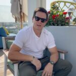Mark Wahlberg Instagram - Don’t put your dream on the back burner!! Go make it happen @municipal 👟📈🔥😎 #MunicipalPartner
