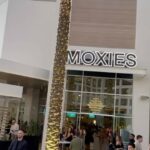 Mark Wahlberg Instagram - Scottsdale @moxies what great time and what a great turn out @flechaazultequila 🔥🥃🥳❤️😎 #FlechaAzulPartner