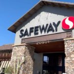 Mark Wahlberg Instagram - What a turn out @safeway for @flechaazultequila 🥳🔥🥰😎🥃🥃🥃