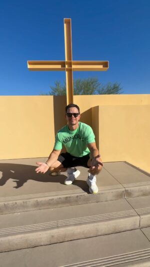 Mark Wahlberg Instagram - HAPPY🙏SUNDAY🙏 @hallowapp STAY🙏PRAYED🙏UP❤️ #HallowPartner