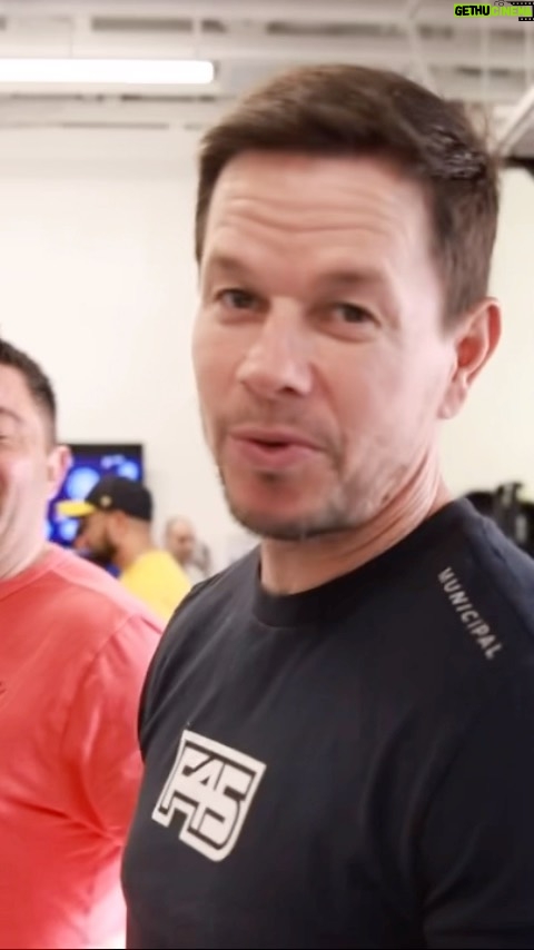 Mark Wahlberg Instagram - @F45_training Wahlberg Week Day 2 let’s go!! 💪🔥 #F45Partner