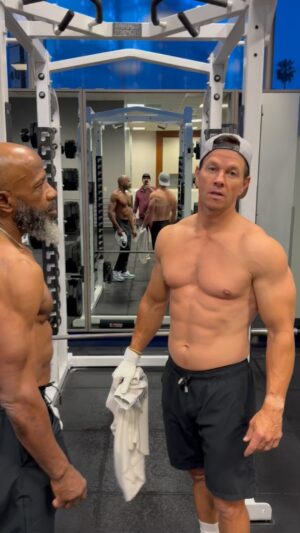 Mark Wahlberg Instagram - 4 am club 🙏🔥 @municipal 📈💯 #MunicipalPartner